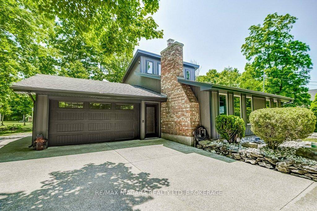 Discover your perfect escape in this stunning Sherkston retreat with titled beach access.