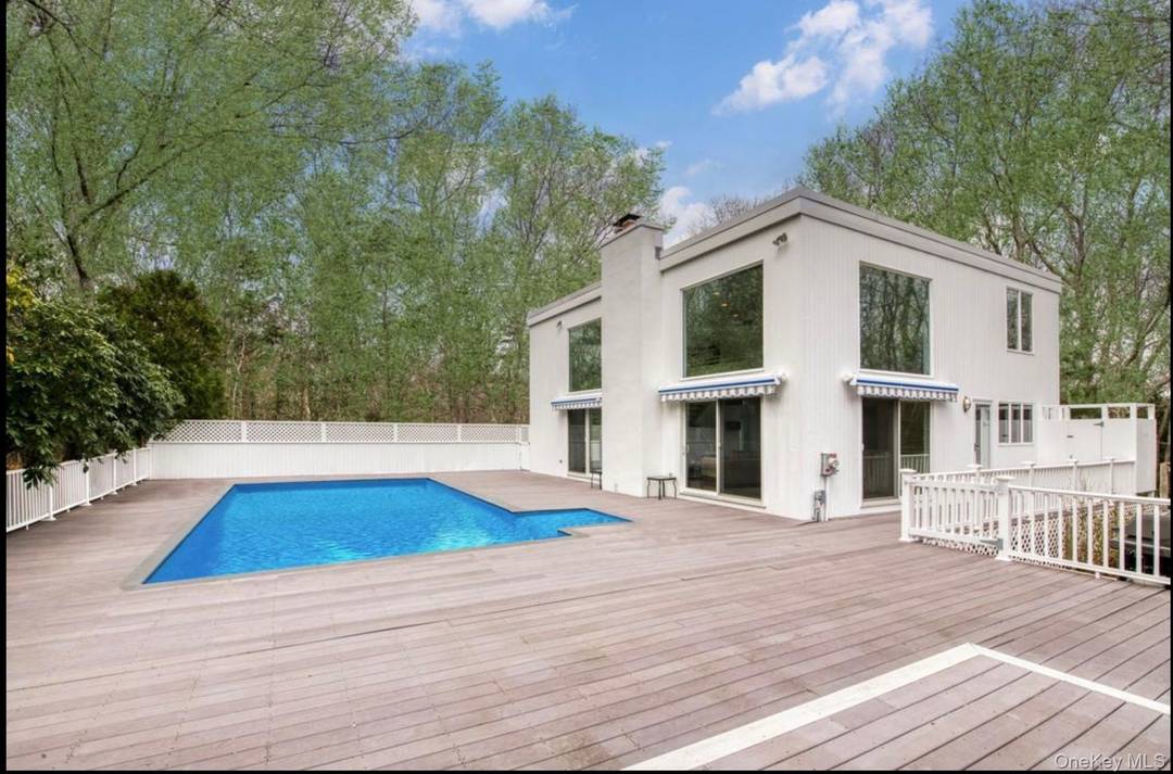 East Hampton Contemporary Oasis with Pool amp ; Private Acreage Discover 17 Lyme Lane, a flawlessly updated contemporary home offering the ultimate private retreat in East Hampton's desirable Northwest Woods.