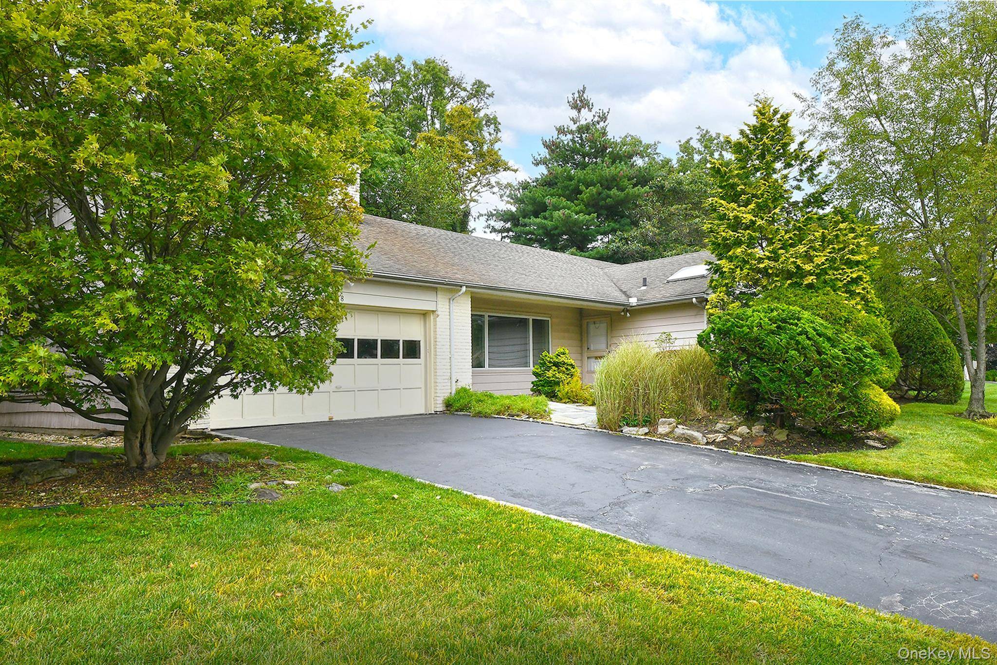 Sprawling Ranch in Prime Location !