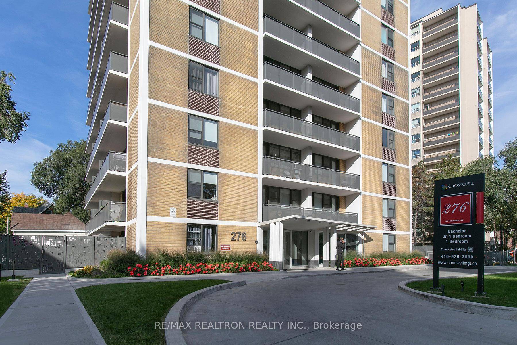 One month free rent Mid size apartment building, located in the fabulous Annex, a feast for intellectual activity.