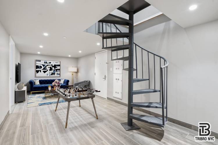 129 Russell St 4BR 2. 5BA Duplex W D 9, 000 GreenpointLuxury 4 bedroom, 2.