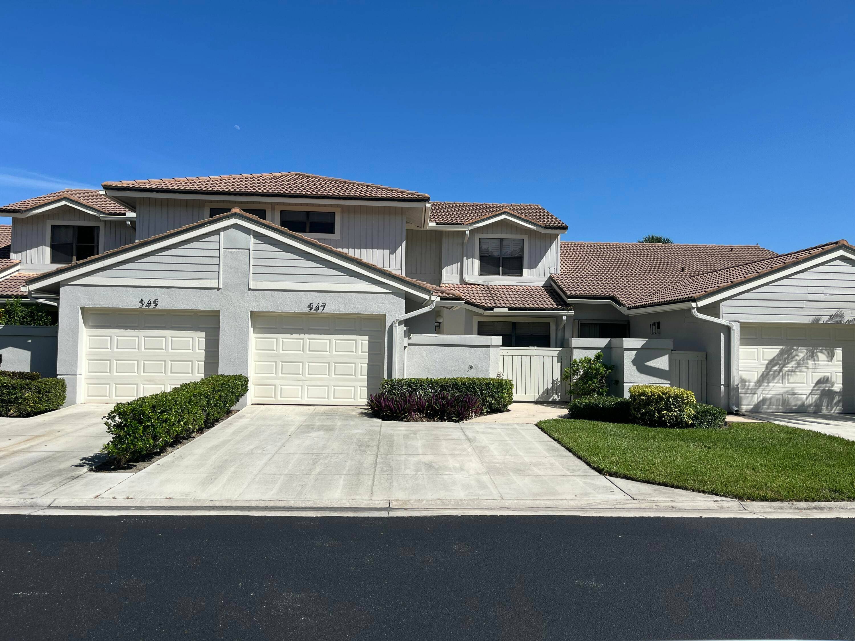 What a location for this wonderfully large and bright townhome.