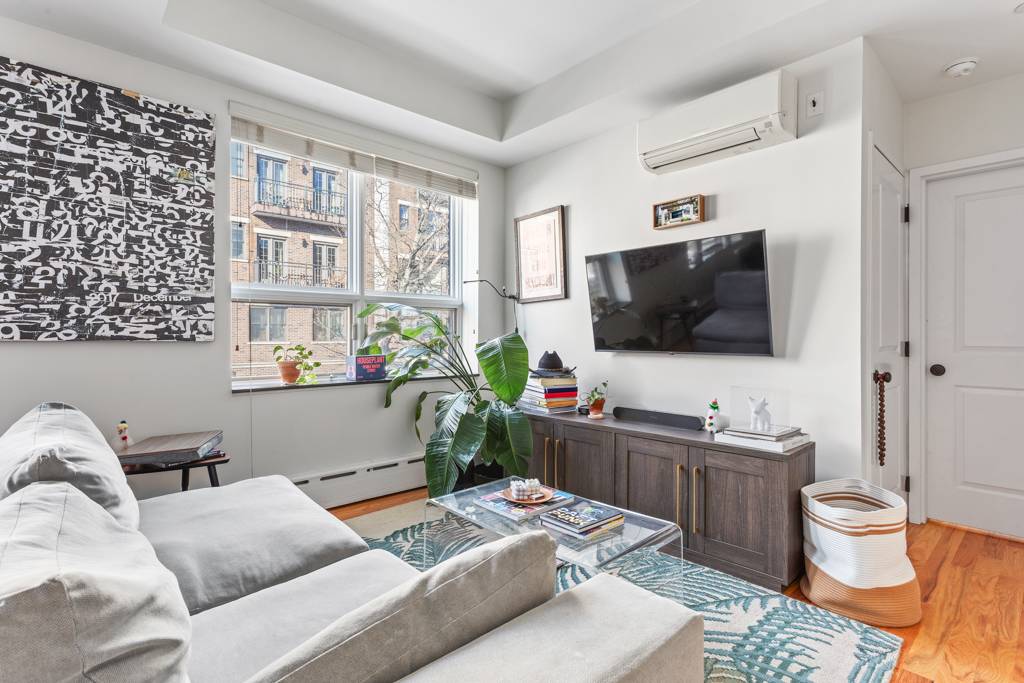 Welcome to your new home in prime Williamsburg !