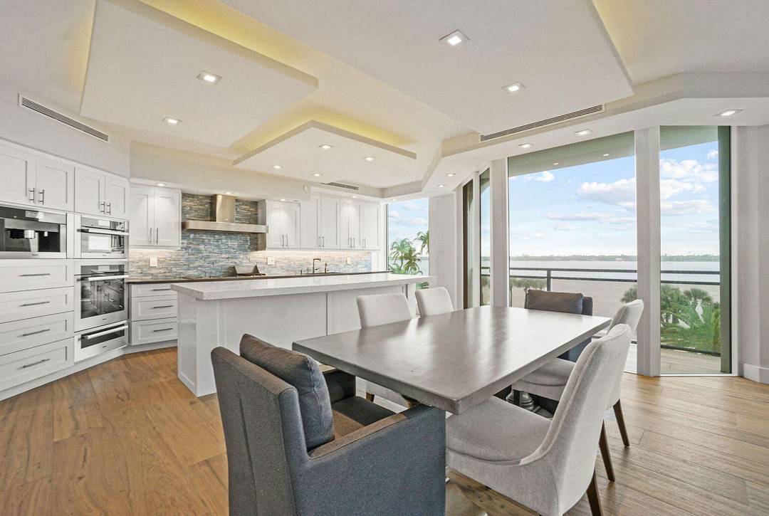 This beautiful unit has recently been renovated and offers a light, bright, and modern feel.