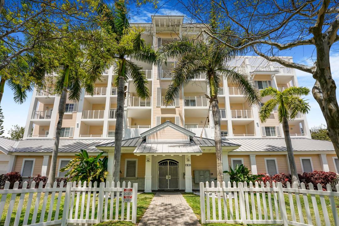 THIS IS SEASONAL RENTAL !