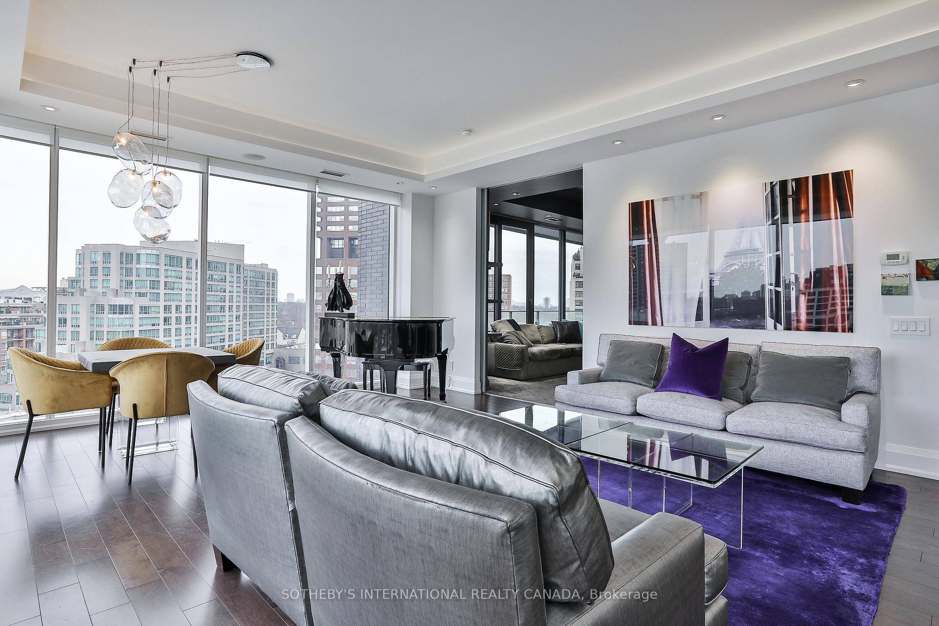 Welcome to The Florian, an ultra exclusive residence offering unparalleled luxury and sophistication in one of Toronto's most sought after locations.