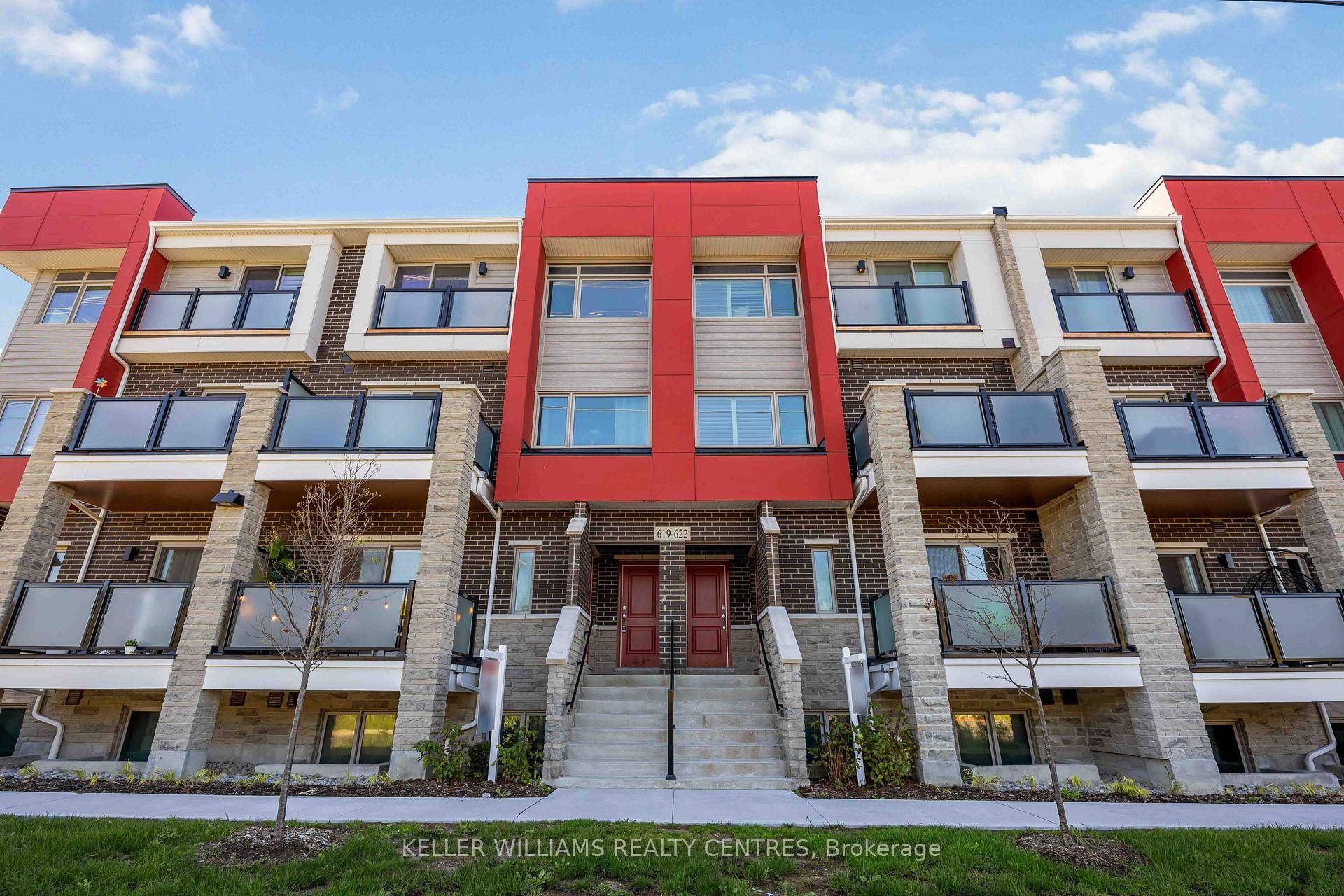 Welcome to 1041 Reflection Place Unit 621 in Pickering Ontarion.