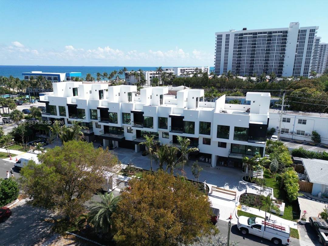 Welcome to Ocean Azul, an exclusive collection of six luxury townhomes in Pompano Beach, Florida.