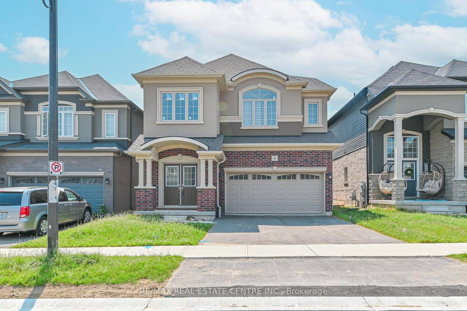Stunning 4 Bedroom Home in Prime Paris Location.