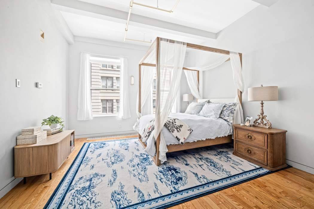 There s an ease to life in Residence 7B that s hard to find downtown open, airy, and effortlessly livable.