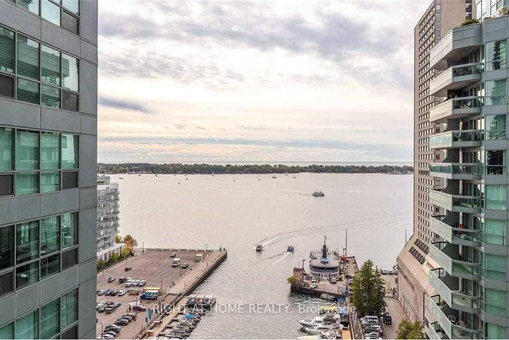 Absolutely Stunning, Spacious, Open Concept Approx 932 Sqft Suite W Forever Unobstructed Lake amp ; City View !