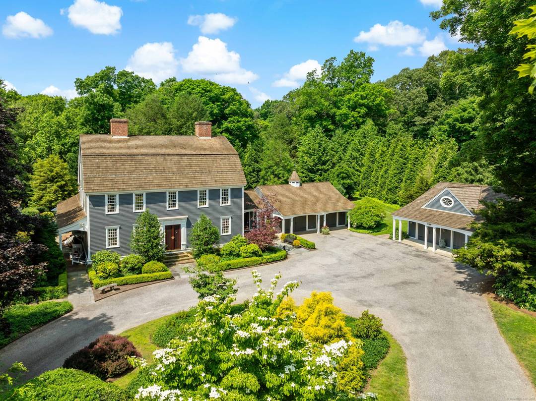 A MAGNIFICENT REVIVAL TIMELESS BLEND OF SOMETHING OLD SOMETHING NEW.