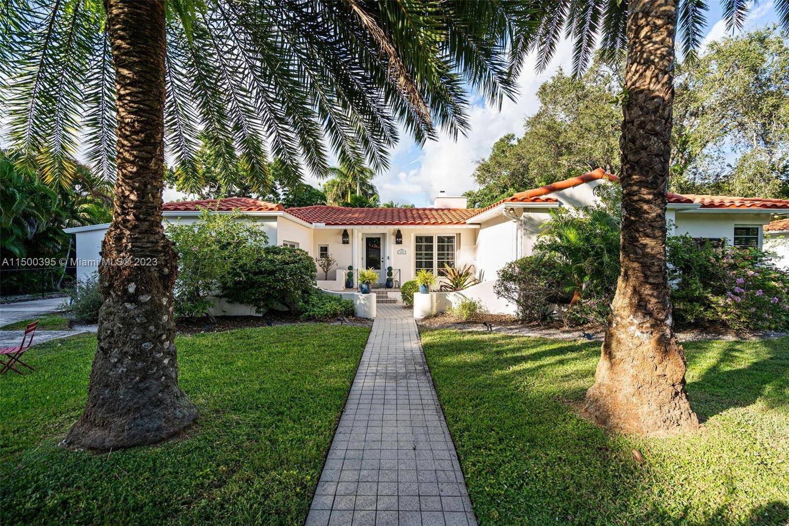 Looking for the perfect home, in a gated community, and close to all Miami has to offer ?