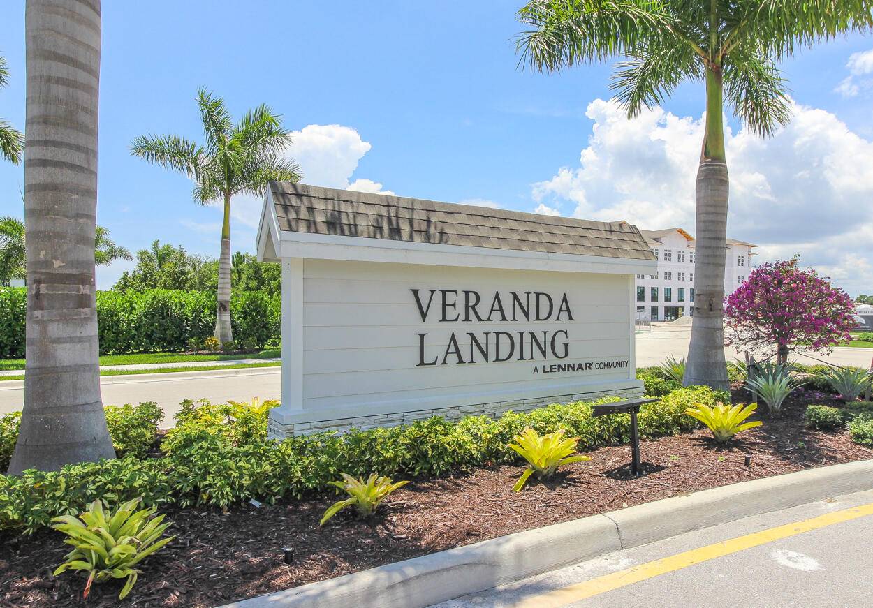 This modern 3 2 1 2 bath 1 car garage with fenced in yard for privacy is ready to be your next home.