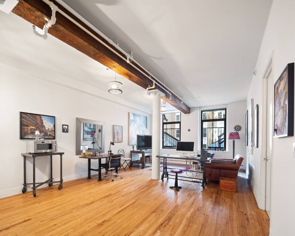 Stunning amp ; Quiet Chelsea Loft New Price amp ; Look 1, 295, 000Quiet and perfectly positioned, this is the best priced above ground 1 bedroom loft condo in Chelsea, ...