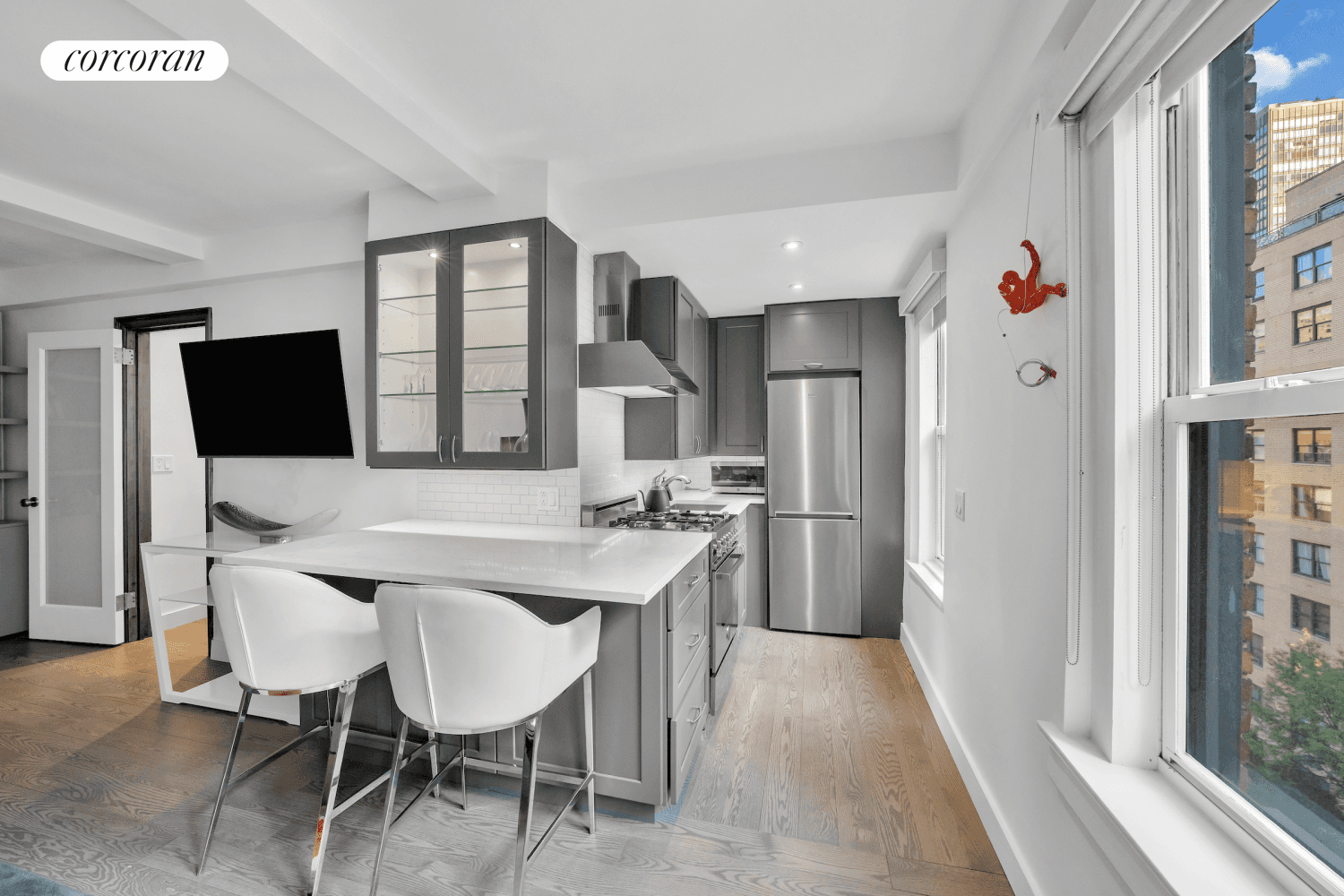 Modern Designer Studio in Beekman Rare Gem !