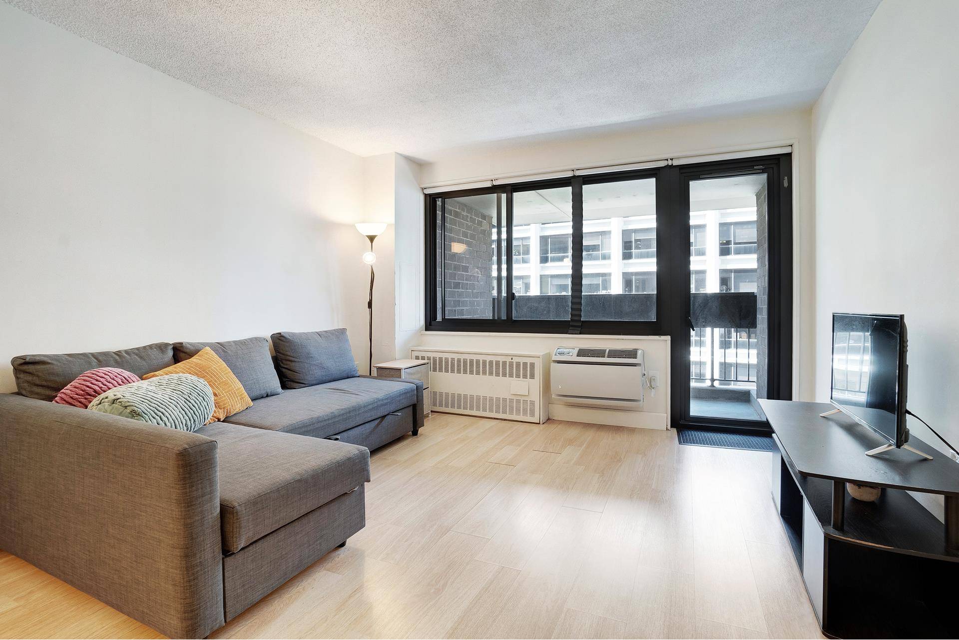 The perfect, renovated residence downtown is now available !