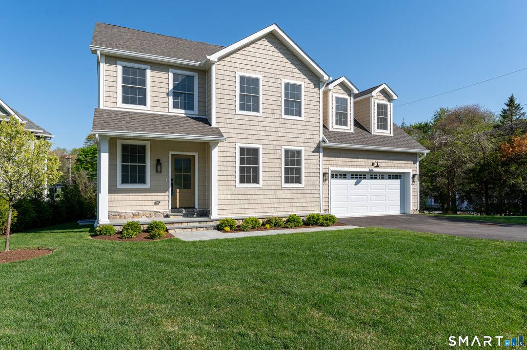 Don't miss this rare opportunity to own NEW construction in a desirable mid city, cul de sac neighborhood location.