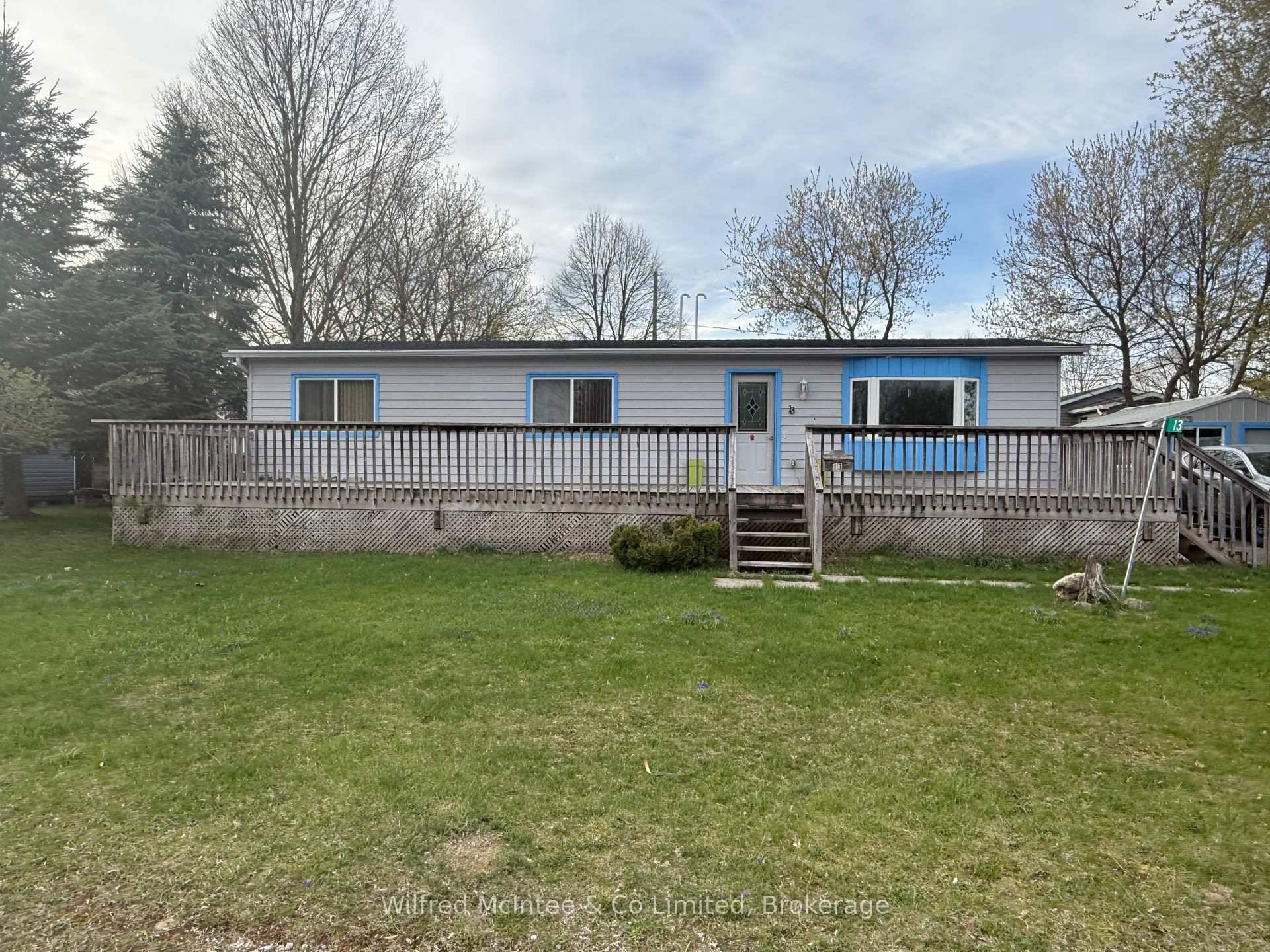 Charming and exceptionally well maintained modular home situated on a spacious lot in the desirable Country Village Park.