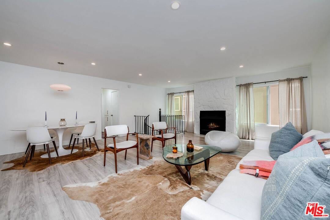 16   Quarterdeck St 2BR Marina Del Rey La