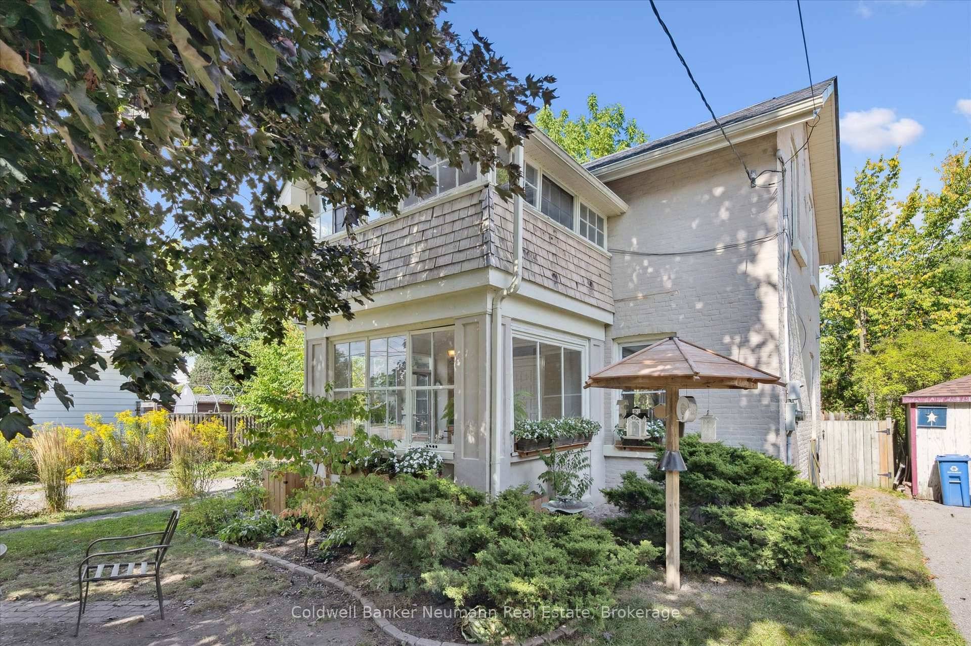Welcome to 257 Metcalfe Street, a charming two story detached home located in Guelphs desirable General Hospital neighbourhood.