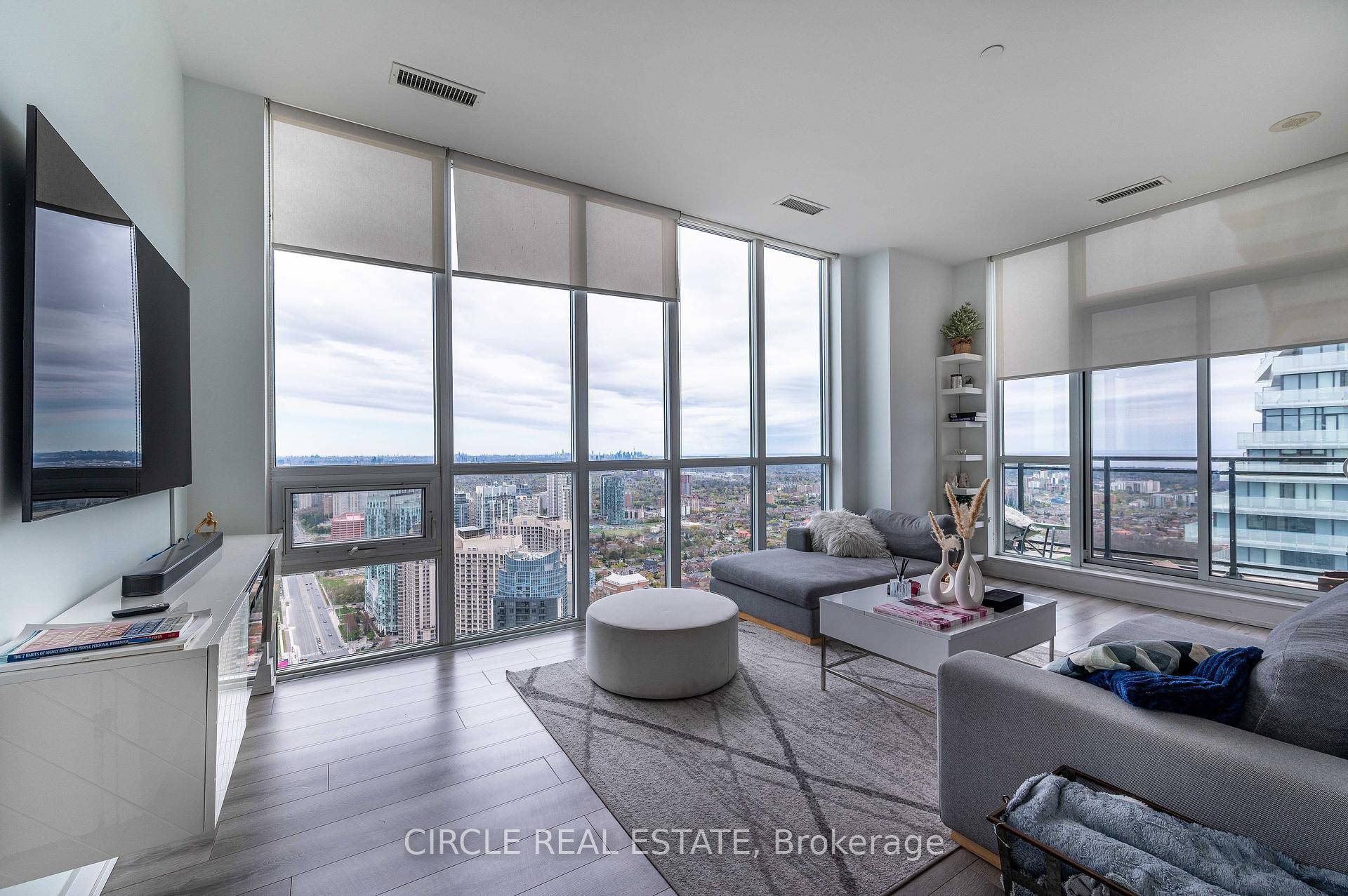 Welcome to your dream home in the heart of Mississauga !