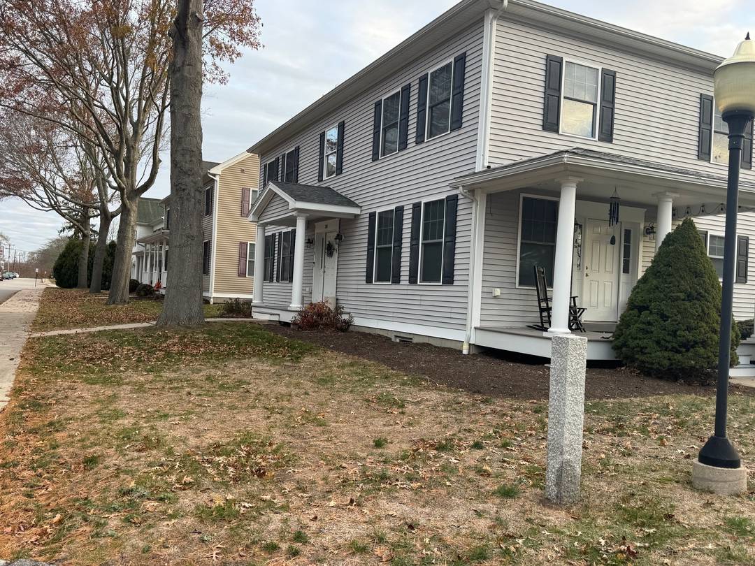 A spacious solid modular built duplex style condo in the professionally managed Prospect Place Condominium Complex, this 2 bedroom, 1.