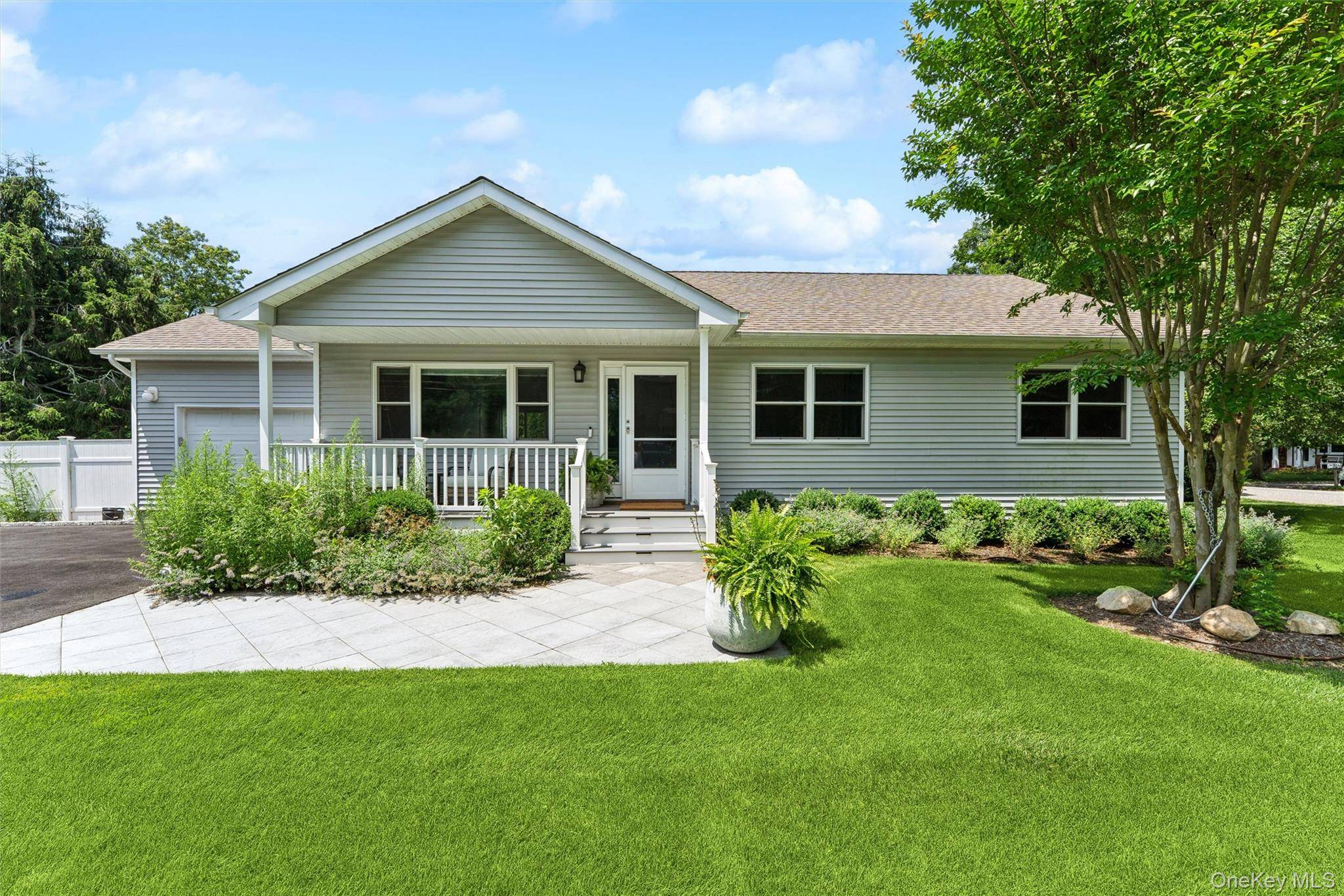 Have you ever dreamed of living just 7 minutes from the beach ?