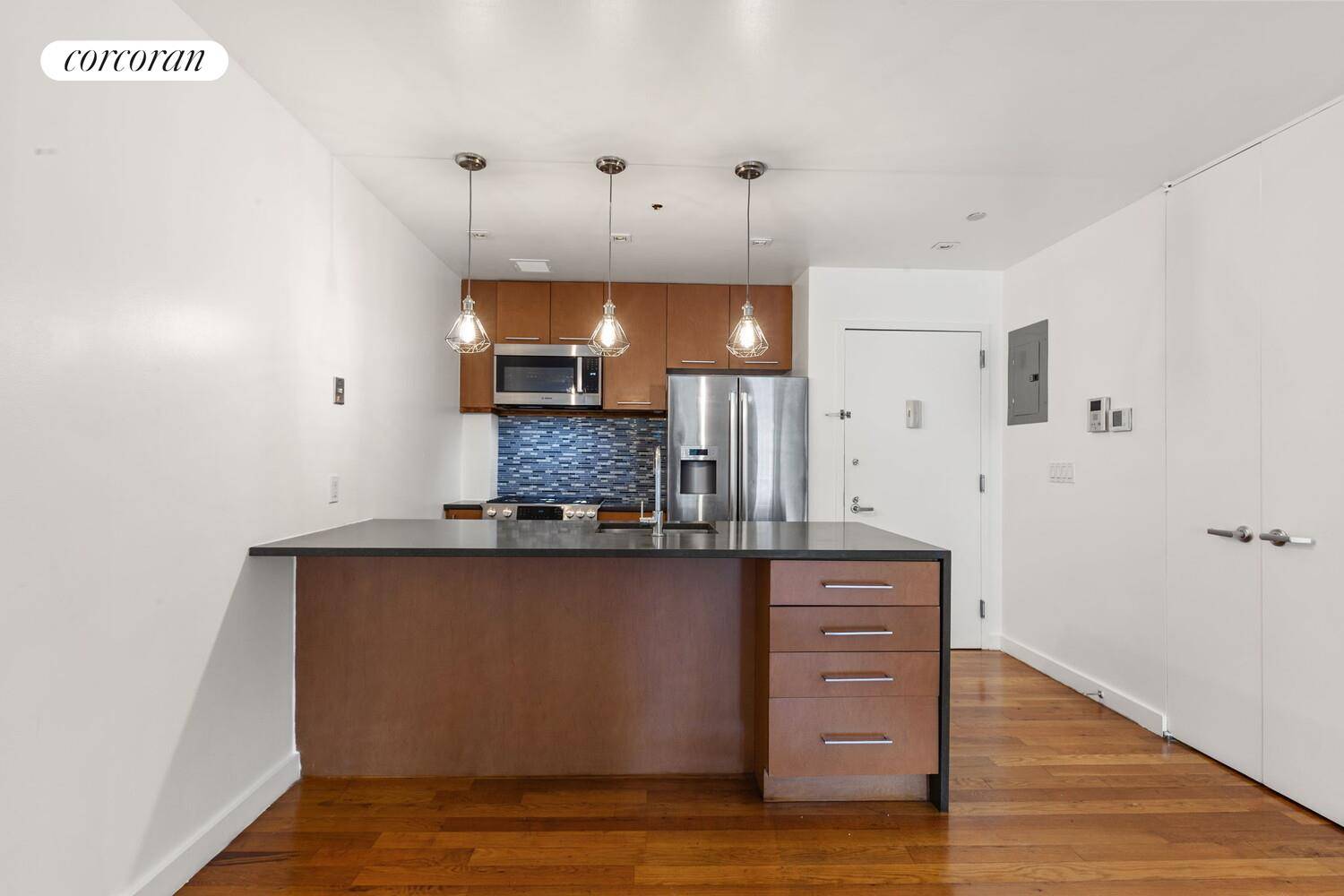 SHOWINGS BY APPOINTMENT ONLY Welcome to Apartment 5B, a stylish one bedroom home offering comfort and functionality.