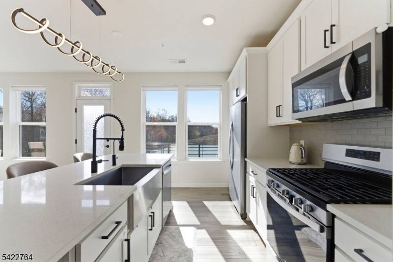 Welcome to this stunning move in ready luxury townhome in The Townhomes at Vermella, located just 30 minutes from New York City and only 1 2 mile from the train ...