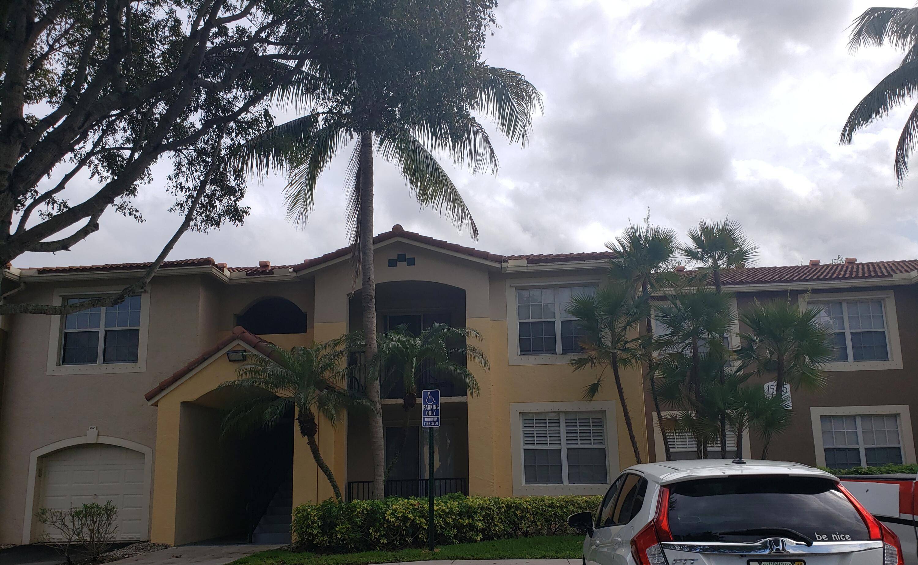 Light and bright 1 bedroom 1 bath second floor condo in Murano at Delray Beach.
