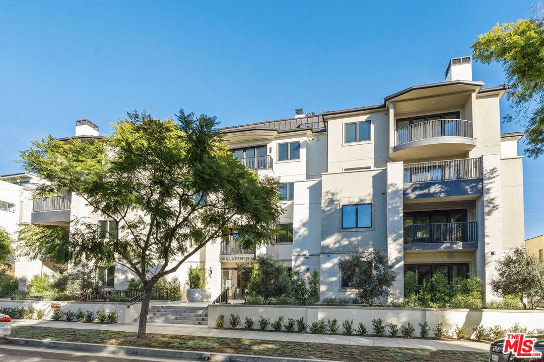 160  N La Peer Dr 2BR Beverly Grove La