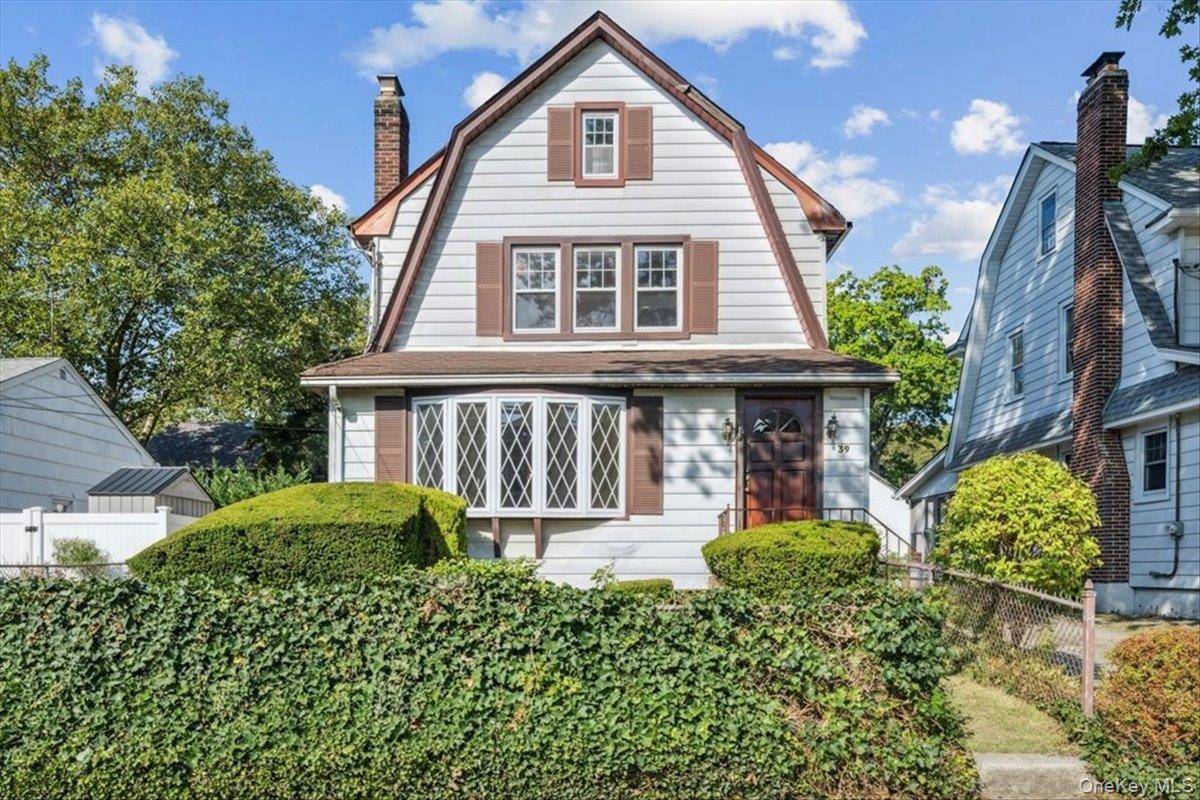 The Charm You Love, in the Location You Need Begin your next chapter in this warm and inviting Colonial, ideally located in the heart of the Inc Village of Malverne.