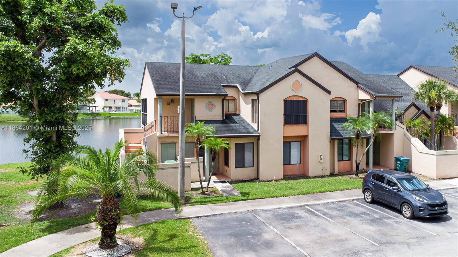 Don t miss this GEM in the Miami Lakes area !