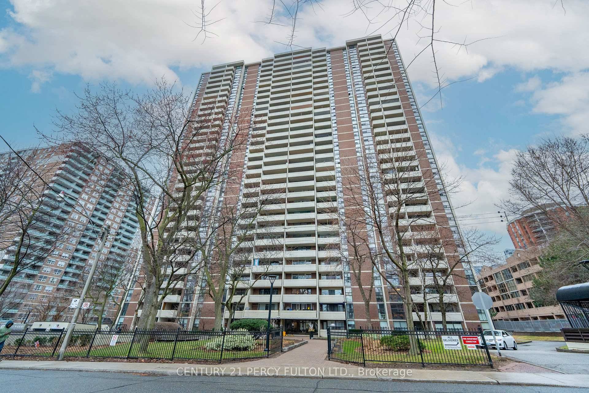 This incredible studio condo is centrally located in one of the hottest areas of Cabbage Town.