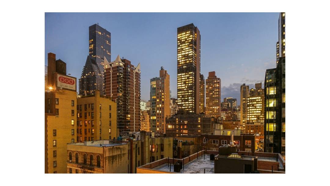 This is the highest floor one bedroom featuring this unique floor plan in the building !