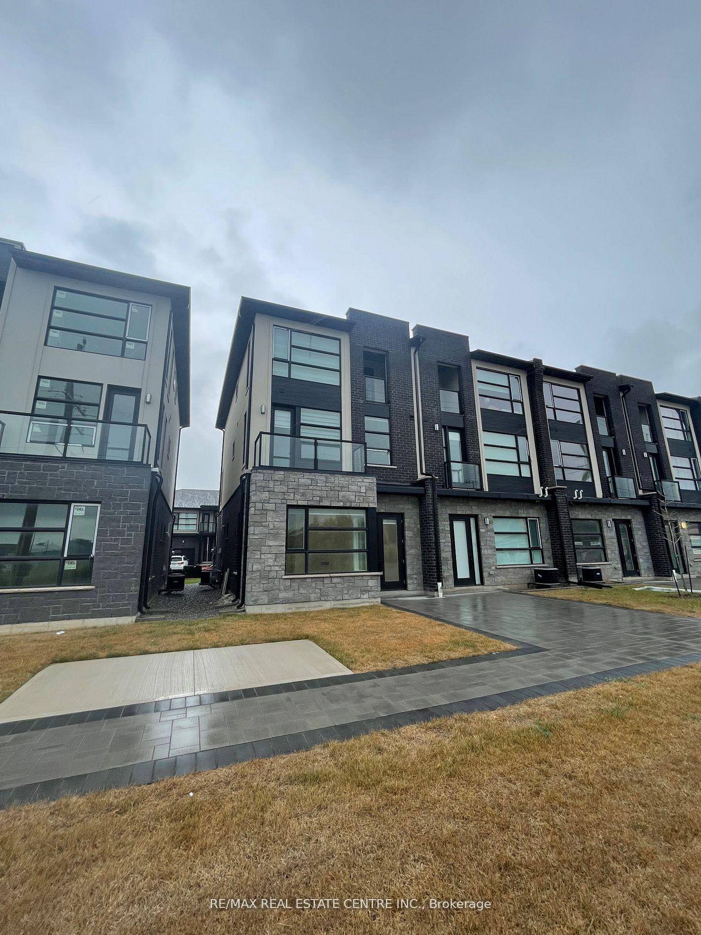 Welcome to this Beautiful Townhome in The Heart of Welland !