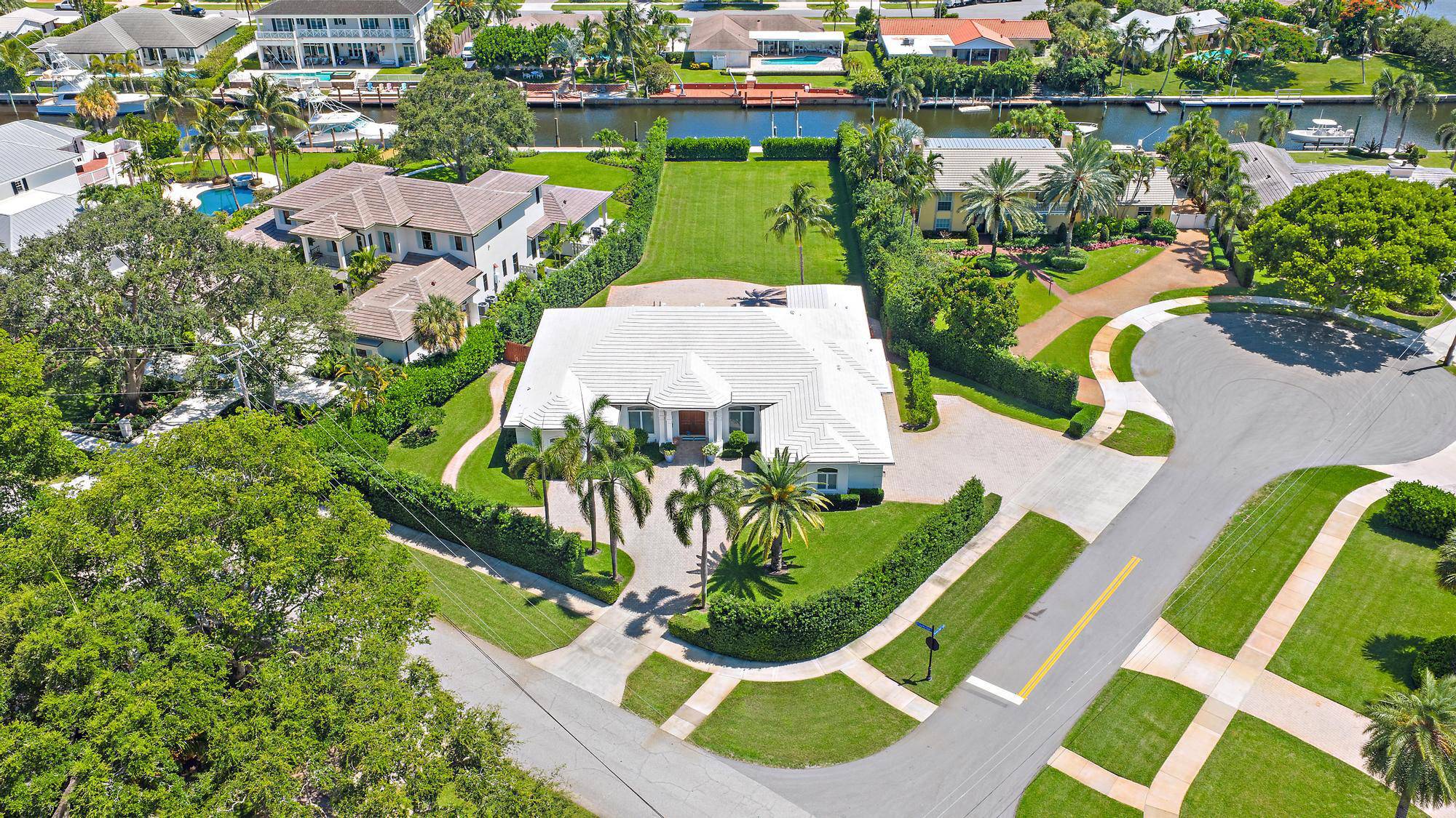 One of the finest lots in all of North Palm Beach.