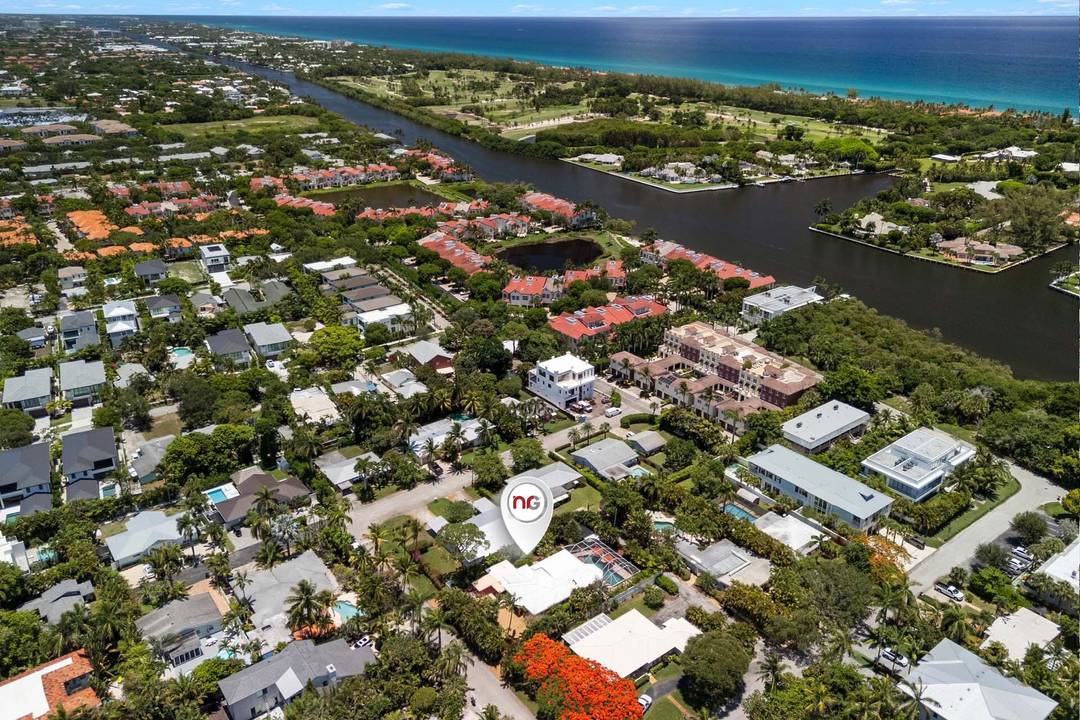 Discover over a quarter acre of prime residential land in Delray Beach's vibrant Kenmont neighborhood.