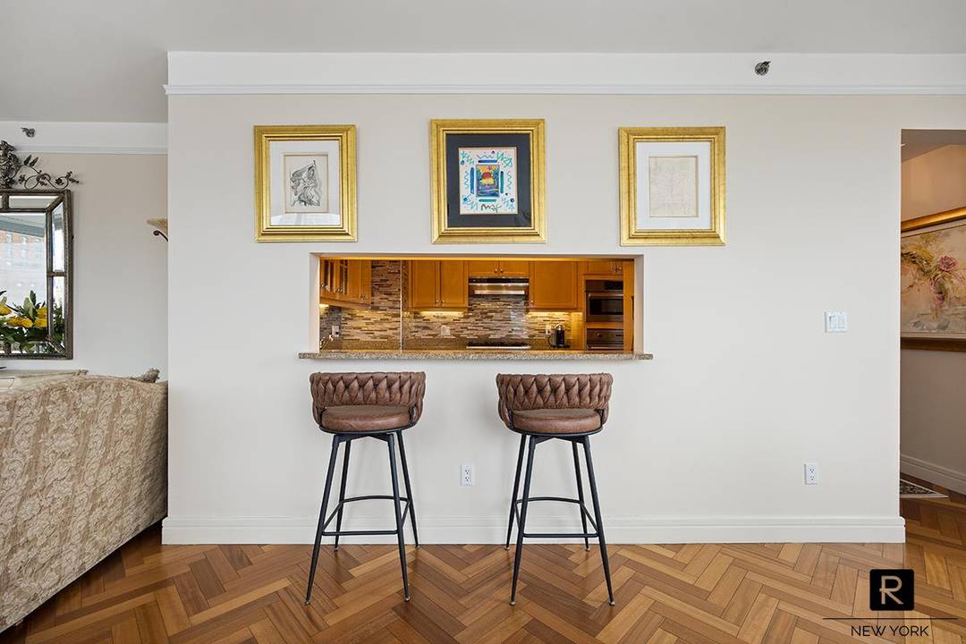 Residence 36C is a split two bedroom corner apartment with North, West and East exposures.