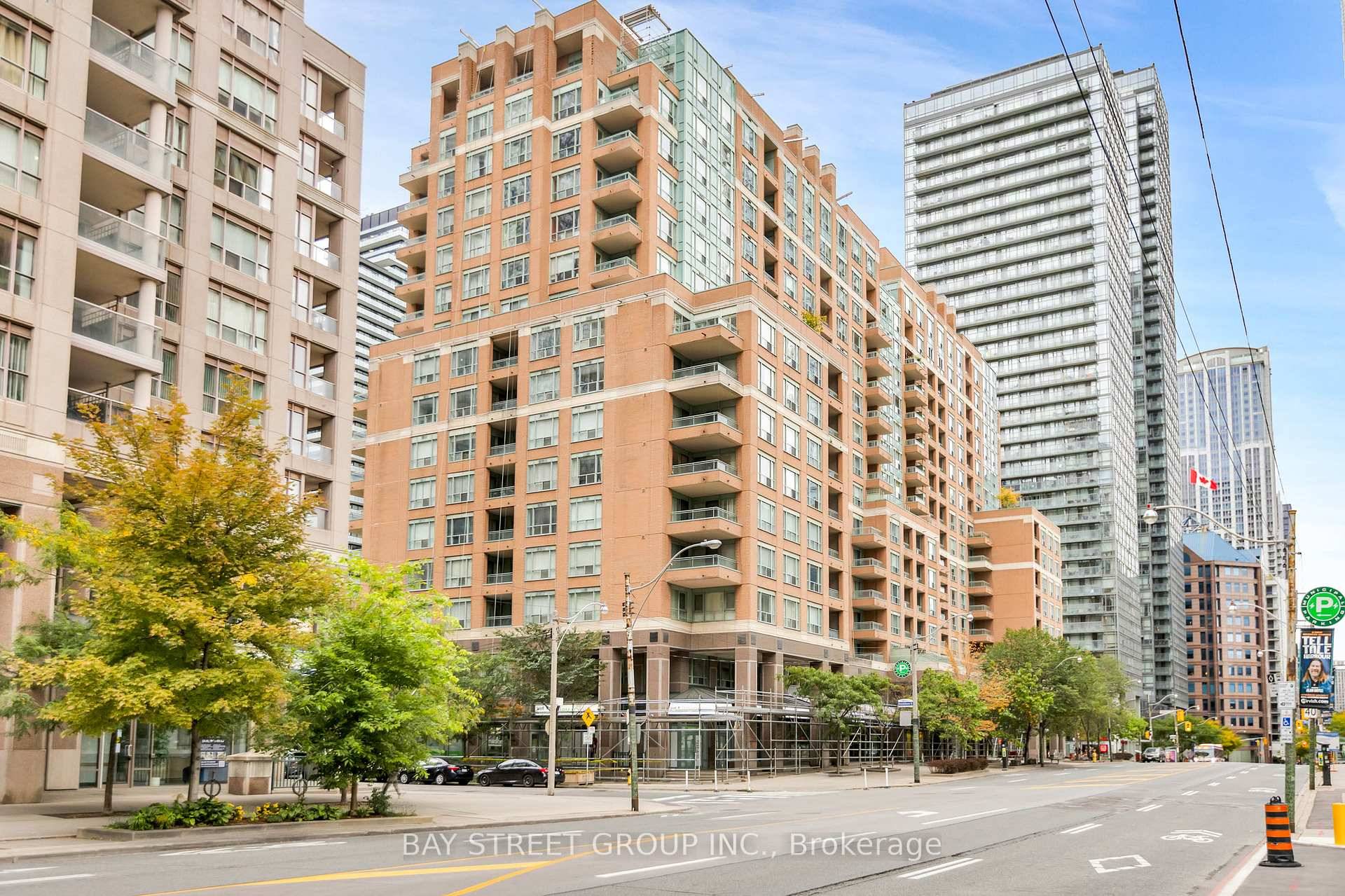 Prime Bay St. Location, Opera House On Bay In The Heart Of Downtown Toronto.