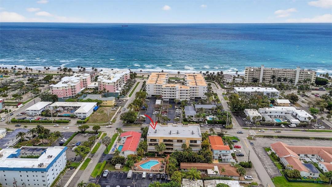 Ultra rare ground floor Villa at the Beach House, Deerfield Beach.