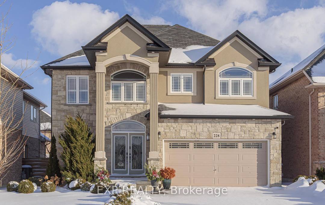 Luxury Fully Furnished Lease Custom Detached Home Mount Hope, HamiltonWelcome to a fully furnished, custom built luxury residence offering over 3, 000 sq.
