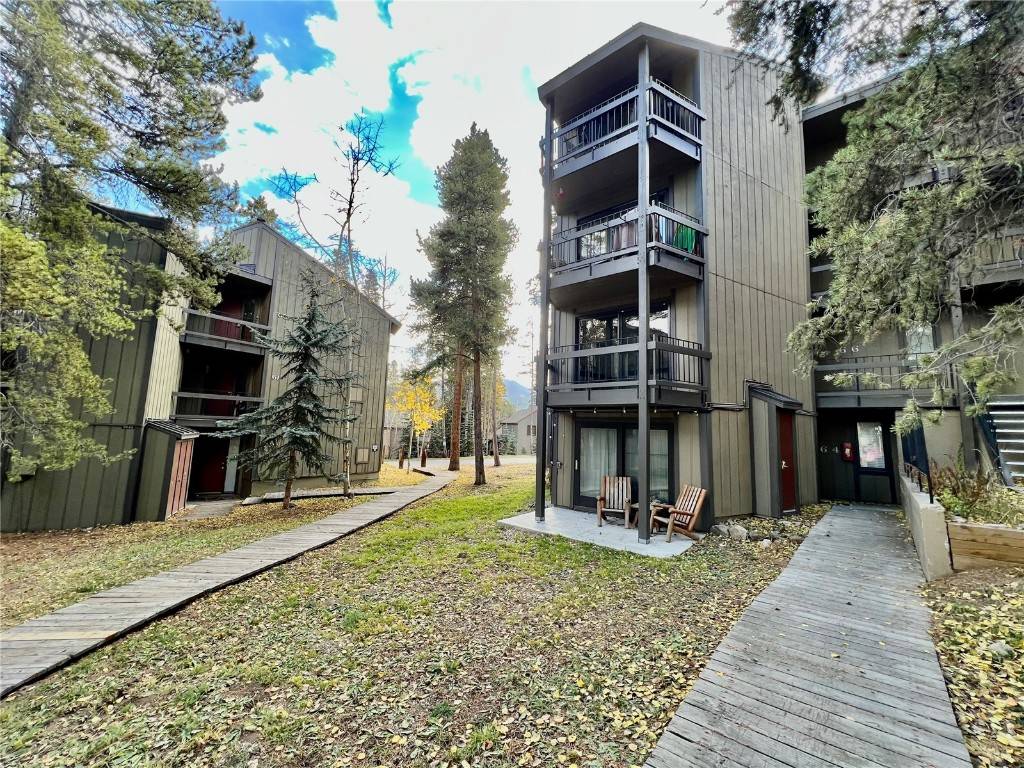 Deed Restricted Owner or occupant must work 30hrs week in the county.