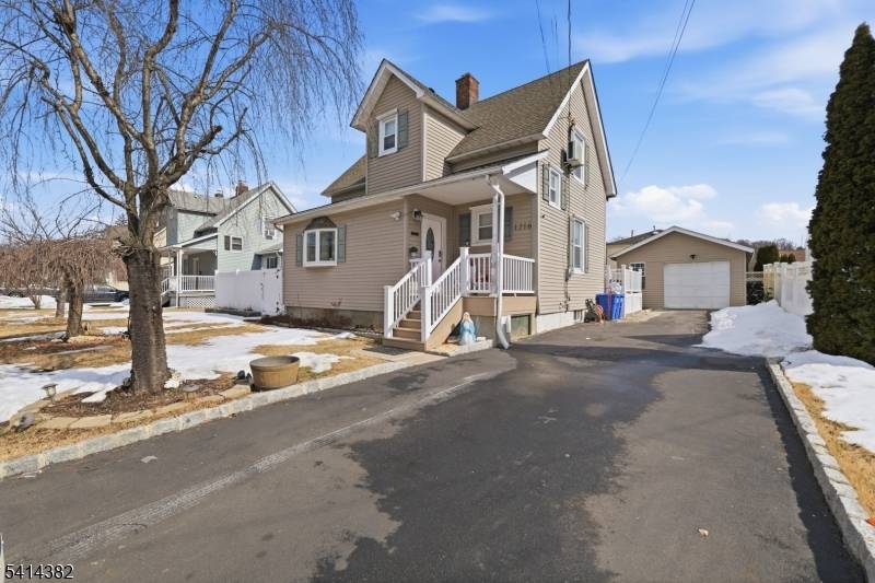 Back on market due to buyer non performance !