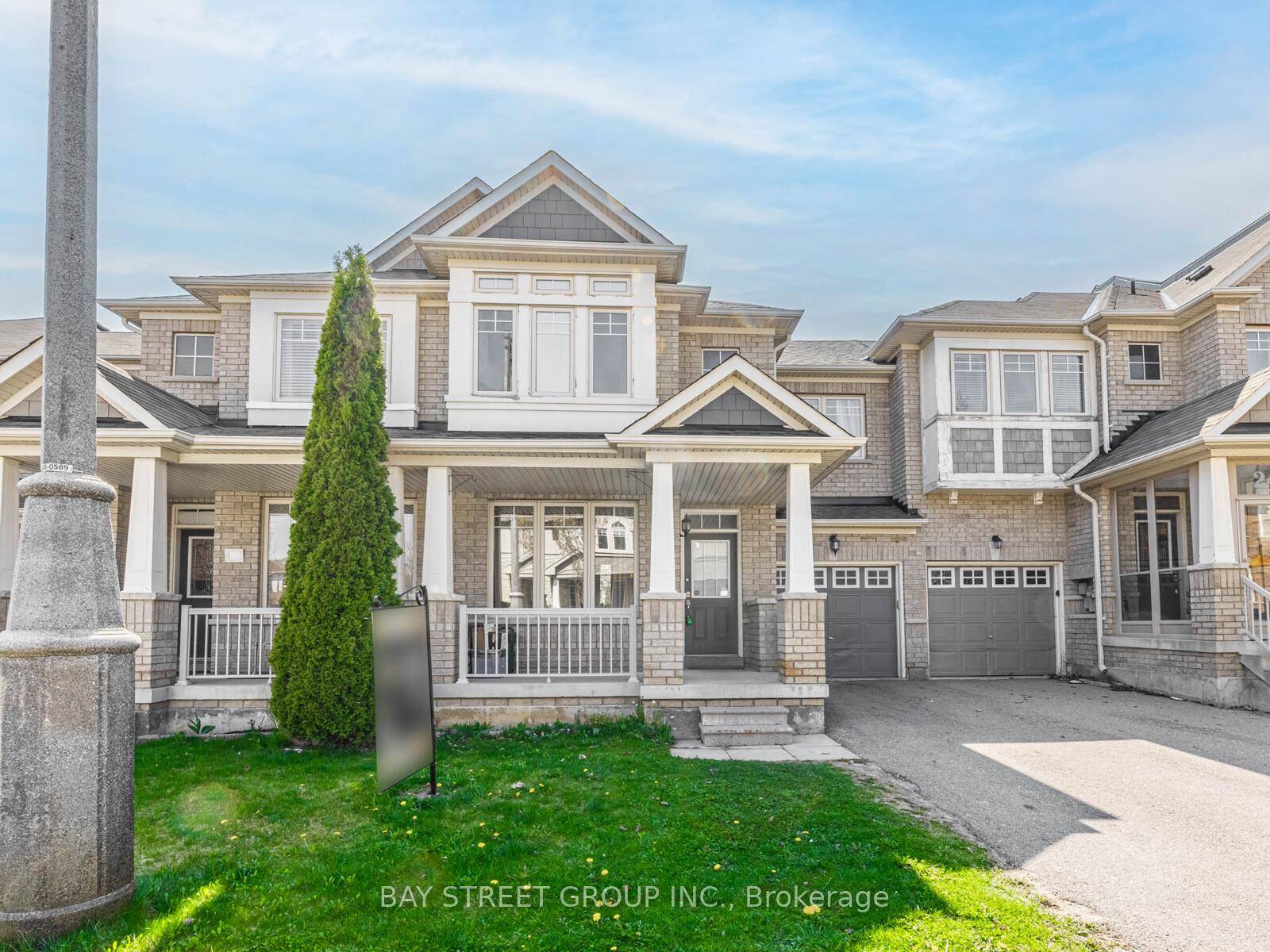 Stunning Ravine View With Beautiful 3 Bd 3 Washroom Townhome In The Heart Of Richmond Hill.