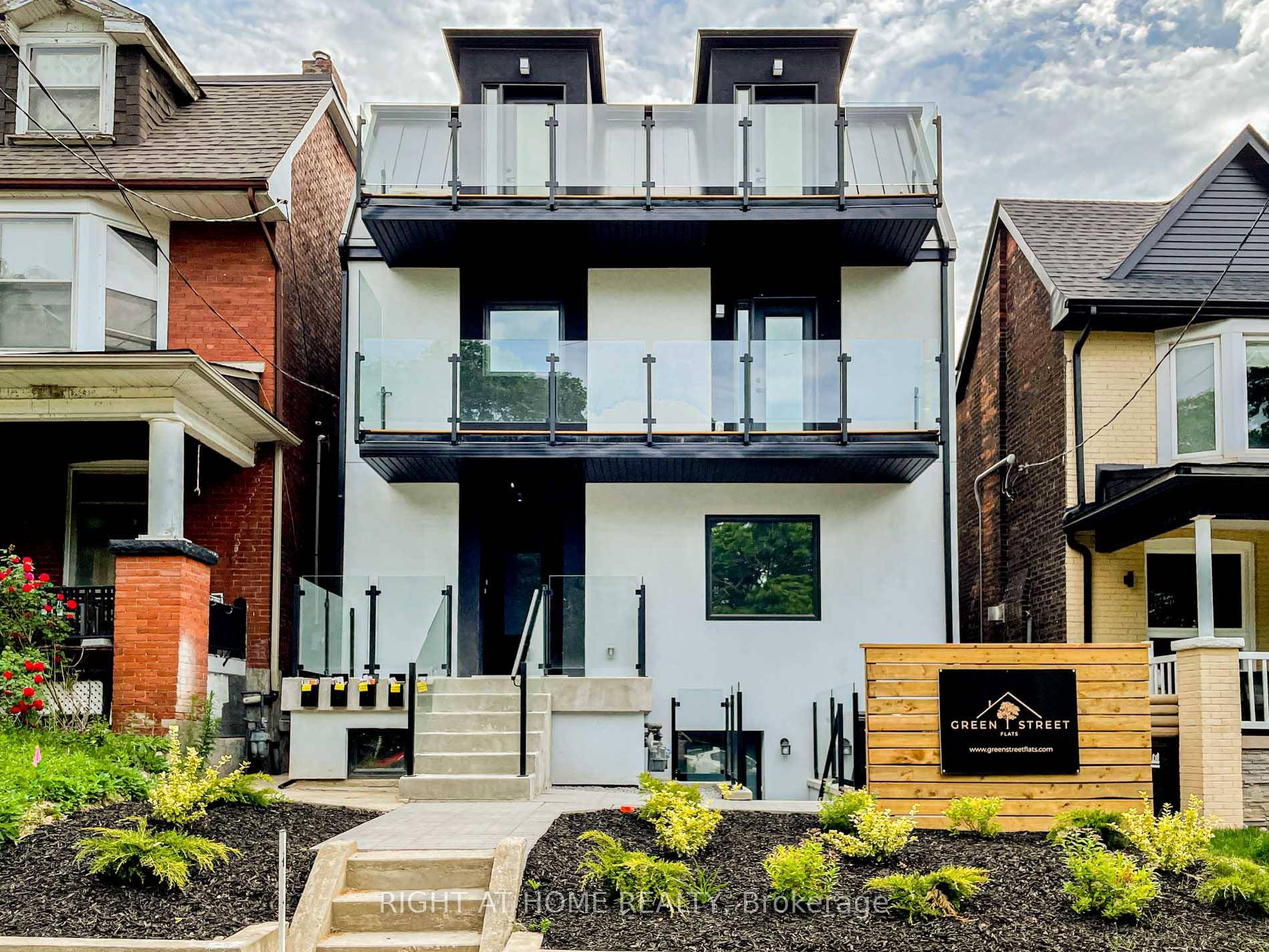 3 Bedroom Lower Unit With Towering 9 Foot Ceilings, Over 1000 Sf !