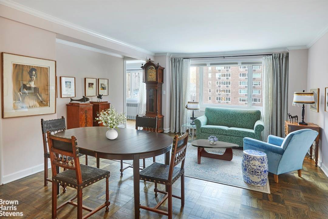 New to the market A high floor two bedroom, two bathroom home in move in condition at the Coliseum Apartments.