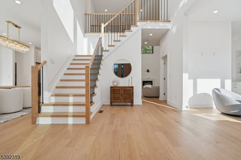 Stunning custom built 6BR 5.