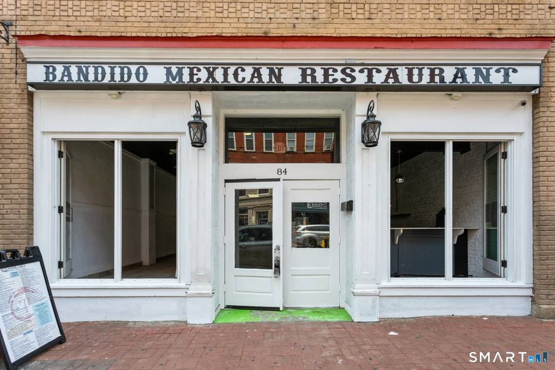 Prime Commercial Investment Opportunity in Norwalk, Connecticut Turnkey Restaurant with High Foot Traffic area.